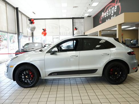 Used 2018 Porsche Macan GTS w/ Premium Package Plus AWD/4WD image 3