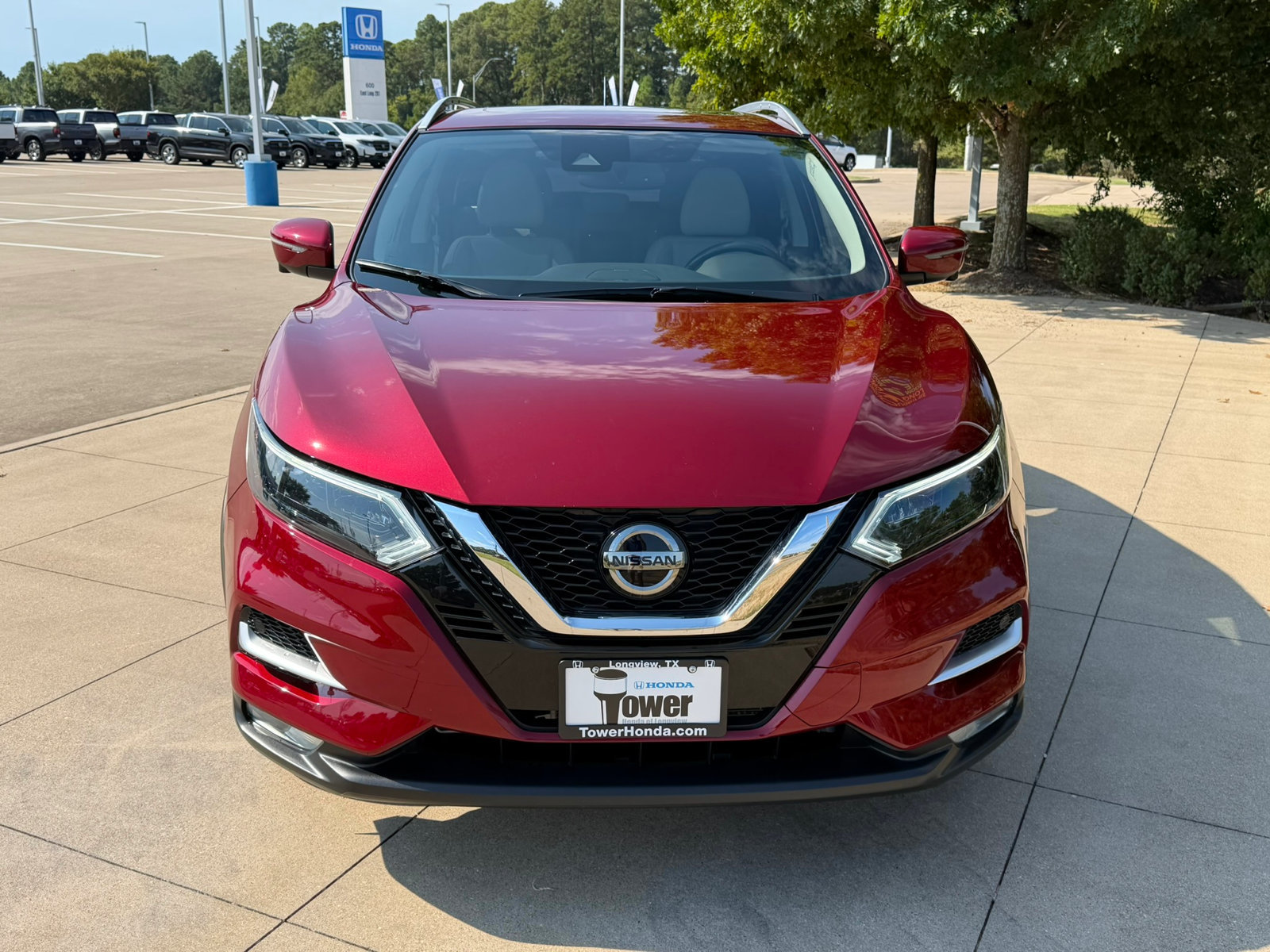 Used 2022 Nissan Rogue Sport SL w/ Premium Package FWD image 2