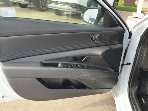 New 2025 Hyundai Elantra Sport image 11