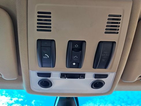 Used 2011 BMW 328i xDrive Sedan image 32