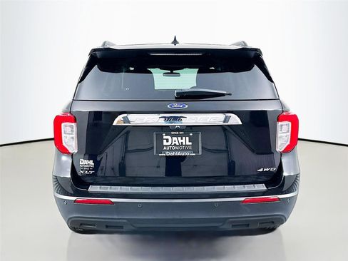 Used 2023 Ford Explorer XLT image 6