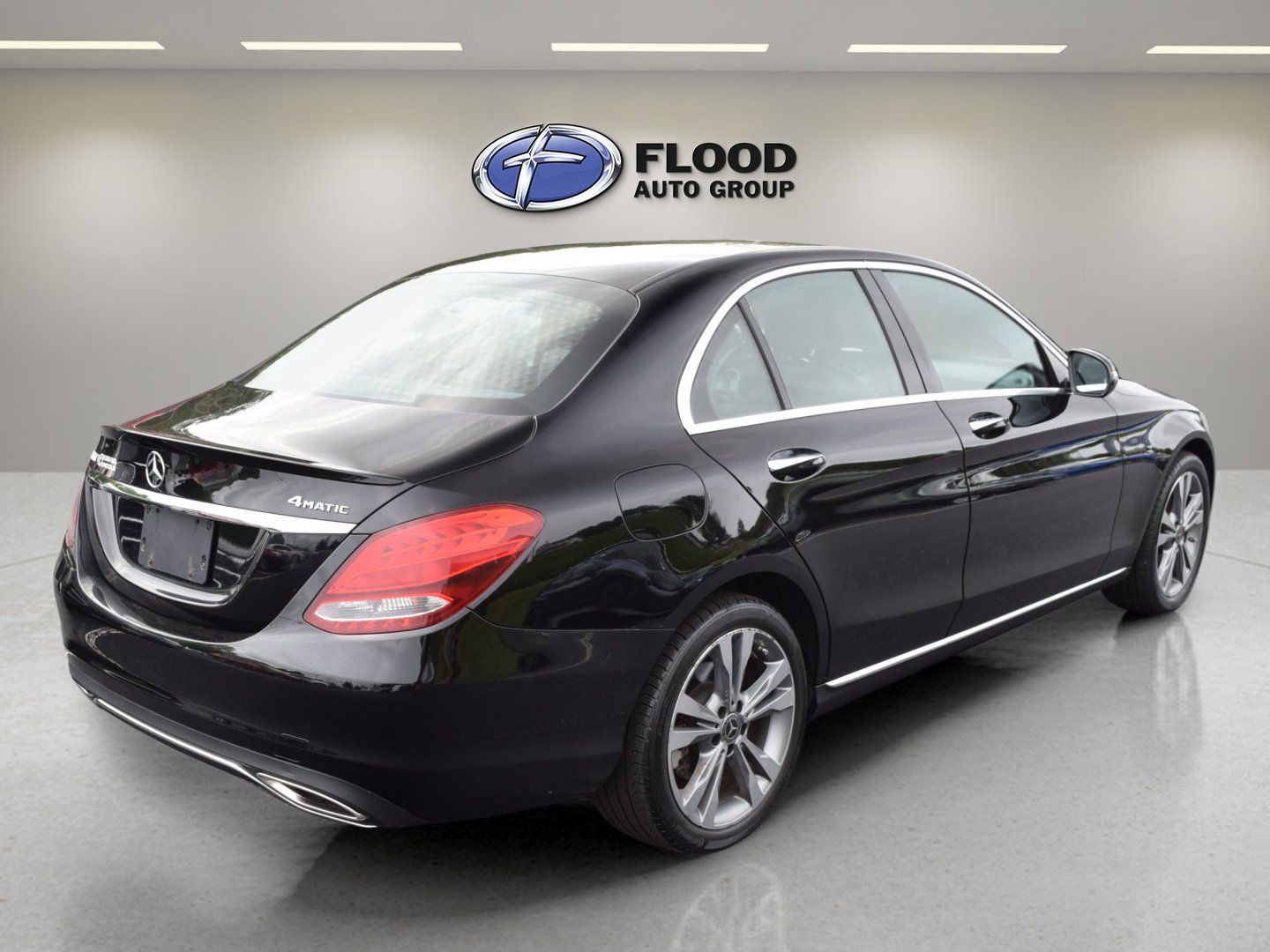 Used 2018 Mercedes-Benz C 300 4MATIC Sedan image 4