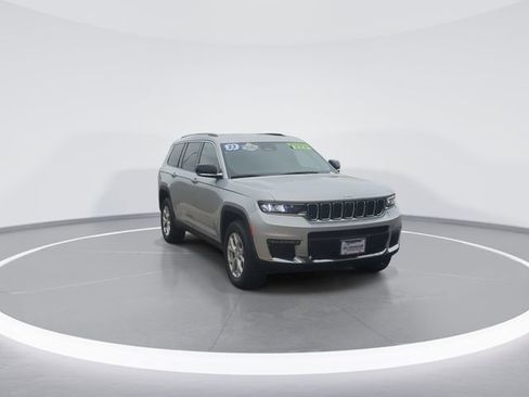 Used 2023 Jeep Grand Cherokee L Limited w/ Luxury Tech Group II AWD/4WD image 2