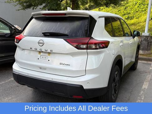 Used 2024 Nissan Rogue SV AWD/4WD image 6