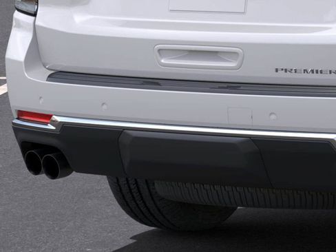 New 2025 Chevrolet Suburban Premier AWD/4WD image 14