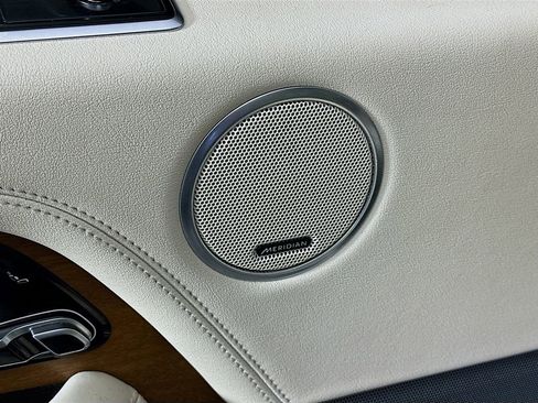 Used 2019 Land Rover Range Rover HSE image 26