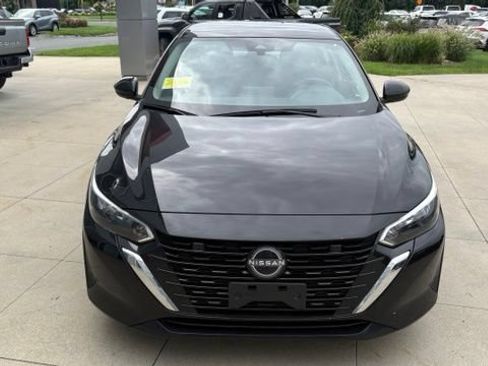 Used 2025 Nissan Sentra SV FWD image 2