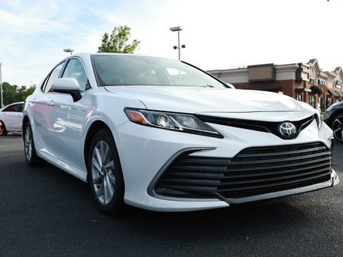 Used 2024 Toyota Camry LE FWD image 3