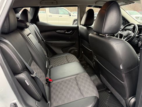 Used 2021 Nissan Rogue Sport SV w/ Technology Package image 19