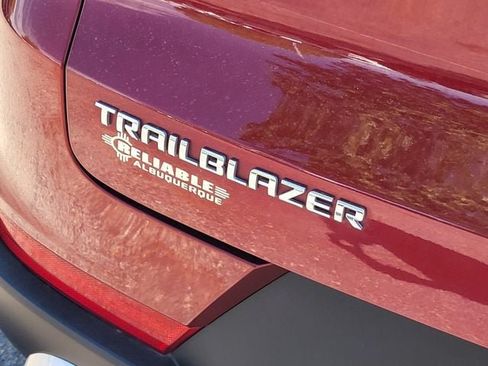 Used 2023 Chevrolet TrailBlazer LT FWD image 10