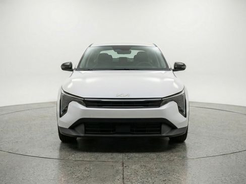 Used 2025 Kia K4 LXS image 2
