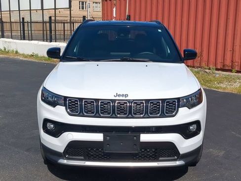Used 2025 Jeep Compass Limited AWD/4WD image 9