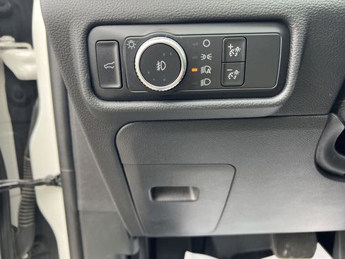 Used 2020 Ford Explorer XLT w/ Equipment Group 202A AWD/4WD image 22