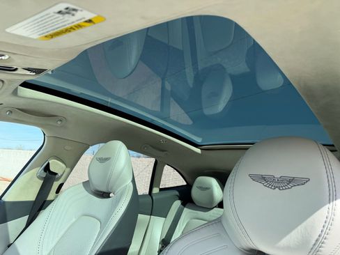 Used 2021 Aston Martin DBX image 26