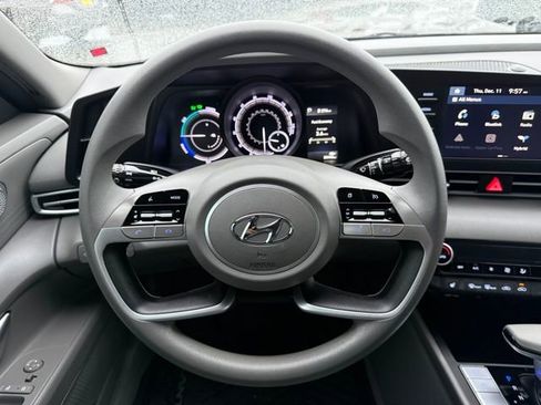 Used 2023 Hyundai Elantra Blue image 20