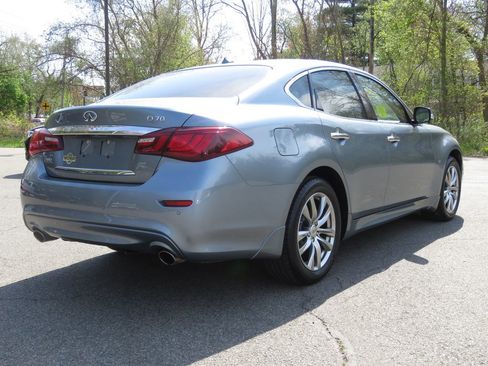 Used 2016 INFINITI Q70 3.7 w/ Deluxe Touring Package AWD/4WD image 5