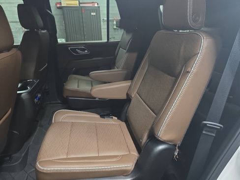 Used 2024 Chevrolet Tahoe High Country image 14