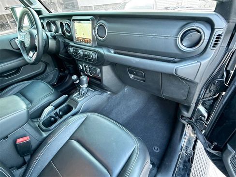 Used 2021 Jeep Wrangler Unlimited Sahara image 32