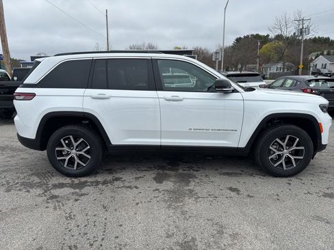 New 2025 Jeep Grand Cherokee Limited image 6