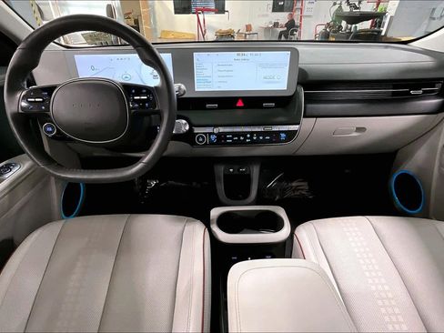 Used 2023 Hyundai Ioniq 5 SEL image 14