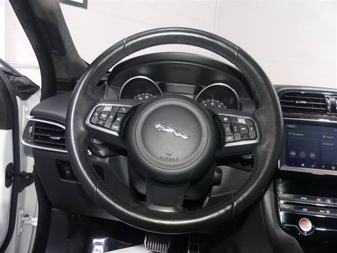 Used 2019 Jaguar F-PACE Premium AWD/4WD image 31