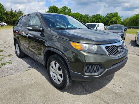 Used 2011 Kia Sorento LX FWD image 2