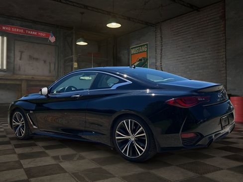 Used 2017 INFINITI Q60 3.0t RWD image 4
