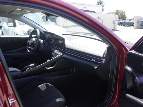 Used 2024 Hyundai Elantra SEL FWD image 26