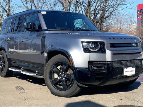 Used 2024 Land Rover Defender 110 X-Dynamic SE image 7