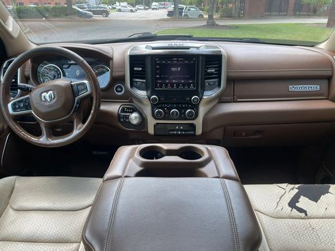 Used 2019 RAM 1500 Laramie AWD/4WD image 14