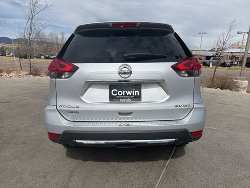 Used 2017 Nissan Rogue SV image 7
