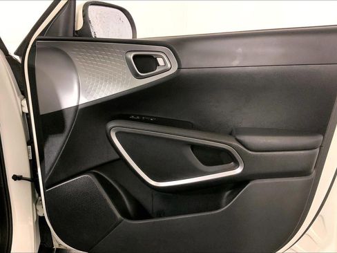 Used 2025 Kia Soul LX w/ LX Technology Package image 25