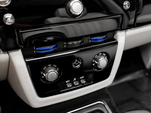 Used 2009 Rolls-Royce Phantom image 50