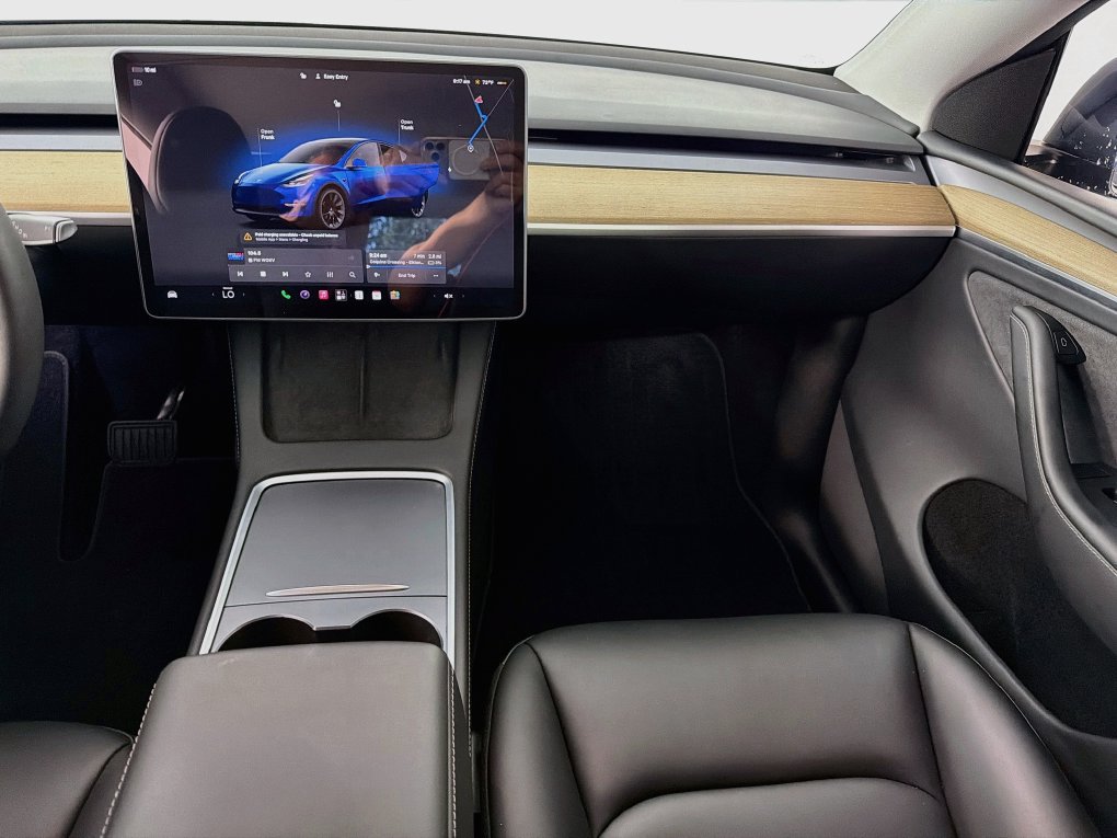 Used 2024 Tesla Model Y Long Range AWD/4WD image 18