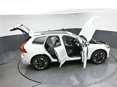 New 2026 Volvo XC60 B5 Ultra w/ Protection Package Premier AWD/4WD image 48