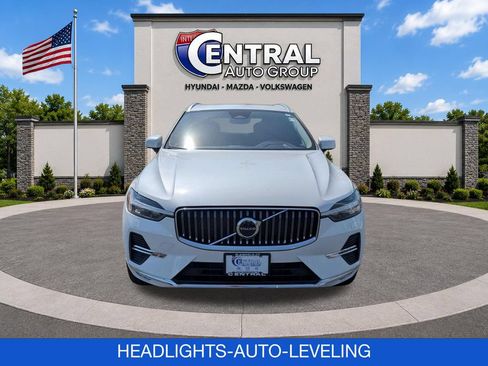Used 2022 Volvo XC60 B5 Inscription w/ Climate Package AWD/4WD image 2