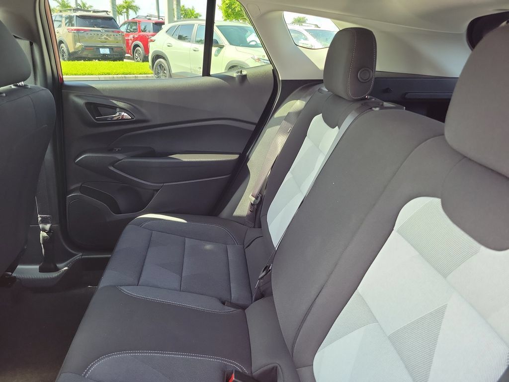 Used 2026 Chevrolet Trax LS FWD image 11