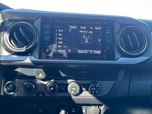 Used 2019 Toyota Tacoma TRD Off-Road image 16