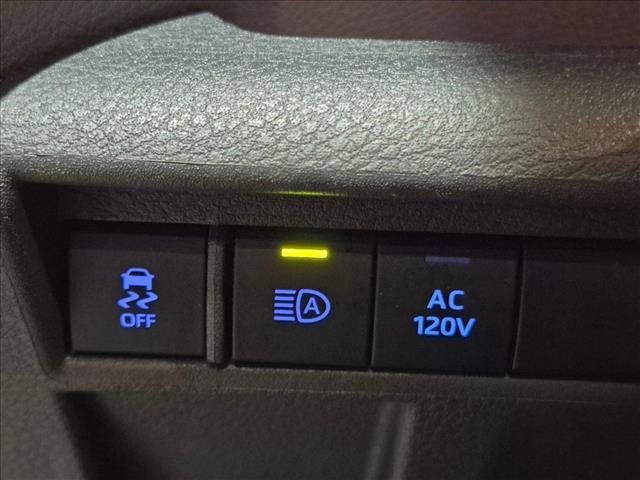 Used 2022 Toyota Sienna Limited FWD image 14