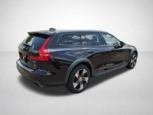 Used 2020 Volvo V60 T5 Cross Country AWD/4WD image 10