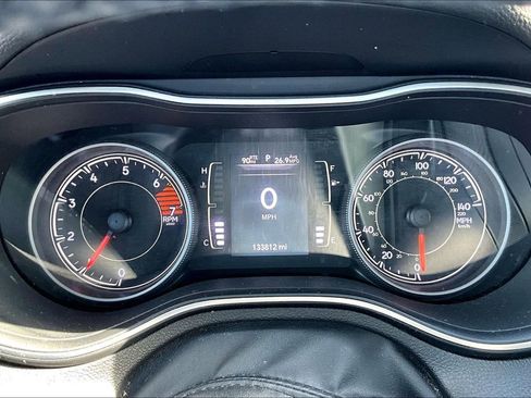 Used 2019 Jeep Cherokee Latitude Plus w/ Comfort/Convenience Group AWD/4WD image 14