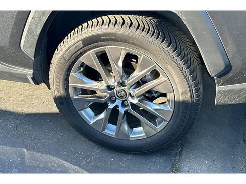 Certified 2021 Toyota RAV4 XLE Premium image 7