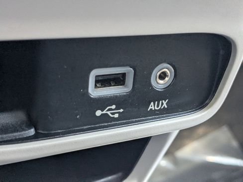 Certified 2020 Chrysler Voyager Lxi FWD image 21