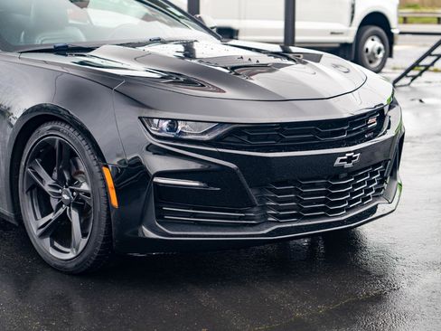 Used 2019 Chevrolet Camaro SS RWD image 6