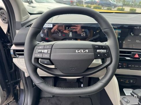 New 2026 Kia Sportage EX w/ EX Panorama Roof Package FWD image 25