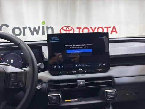Used 2026 Toyota RAV4 XSE AWD/4WD image 32