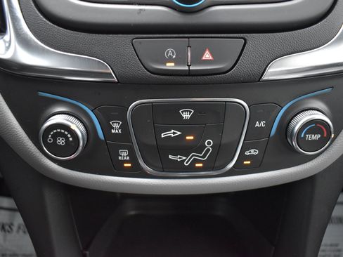 Used 2022 Chevrolet Equinox LS w/ LS Convenience Package FWD image 16