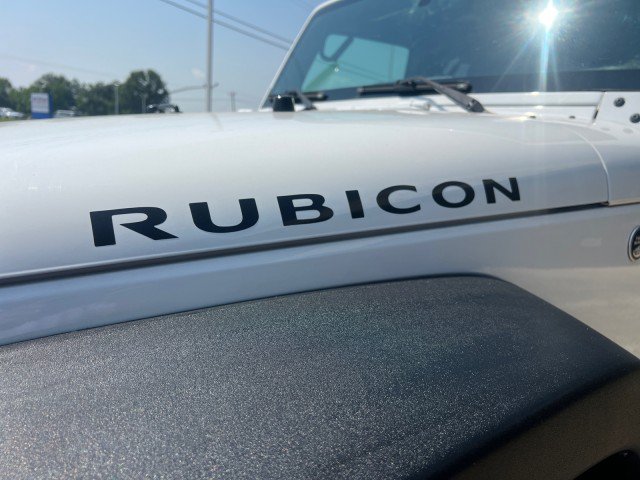 Used 2018 Jeep Wrangler Unlimited Rubicon w/ Connectivity Group AWD/4WD image 17