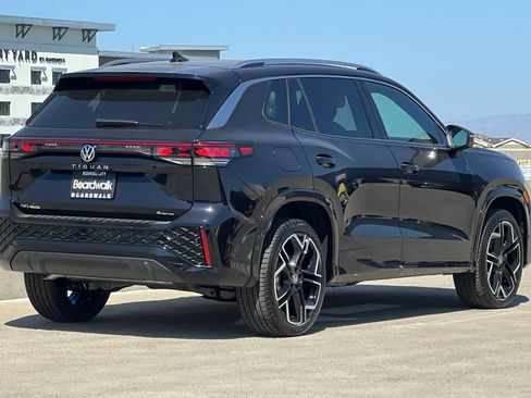 New 2026 Volkswagen Tiguan SEL R-Line AWD/4WD image 4