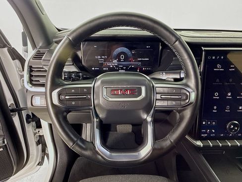 Used 2025 GMC Acadia Elevation AWD/4WD image 13